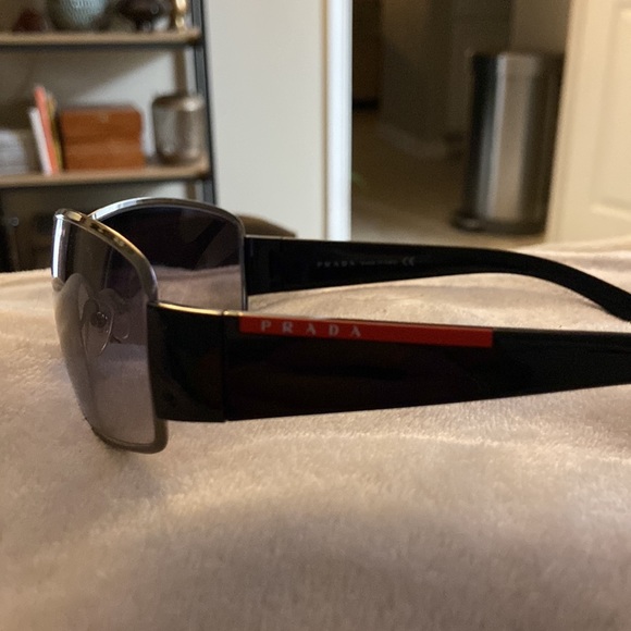 Prada sunglasses with case - Picture 2 of 4